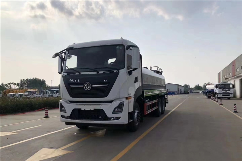 東風(fēng)天龍后八輪20噸噴霧車(chē)，國六綠化噴灑車(chē)
