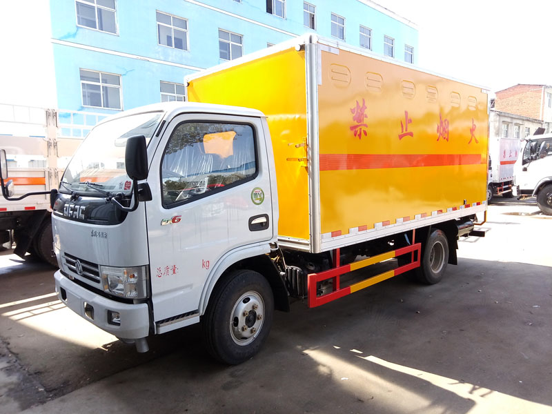東風(fēng)（藍牌）爆破器材車(chē)
