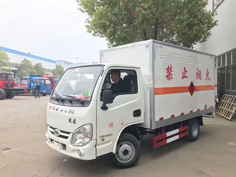 躍進(jìn)3.3米汽油（藍牌）氣體廂式車(chē)