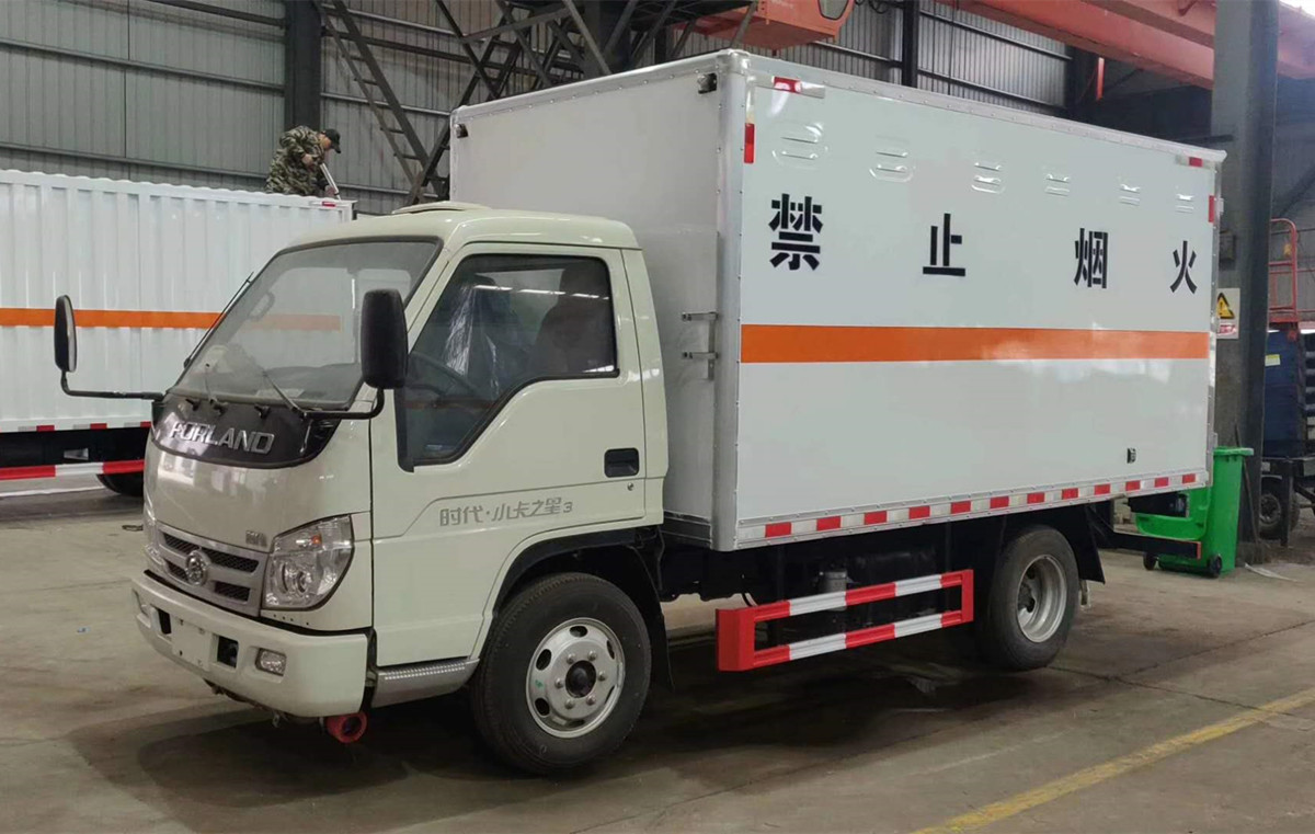 福田時(shí)代國六3.7米爆破器材運輸車(chē)