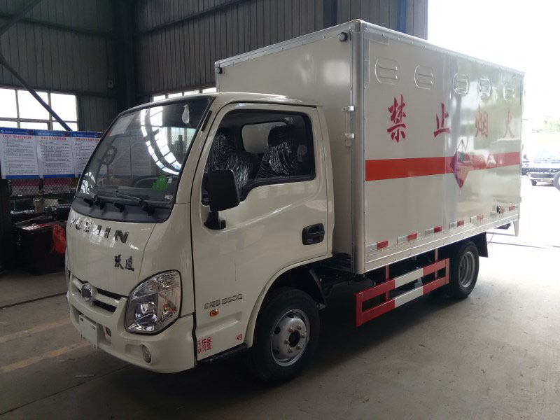 躍進(jìn)汽油3米3（藍牌）液體廂式車(chē)