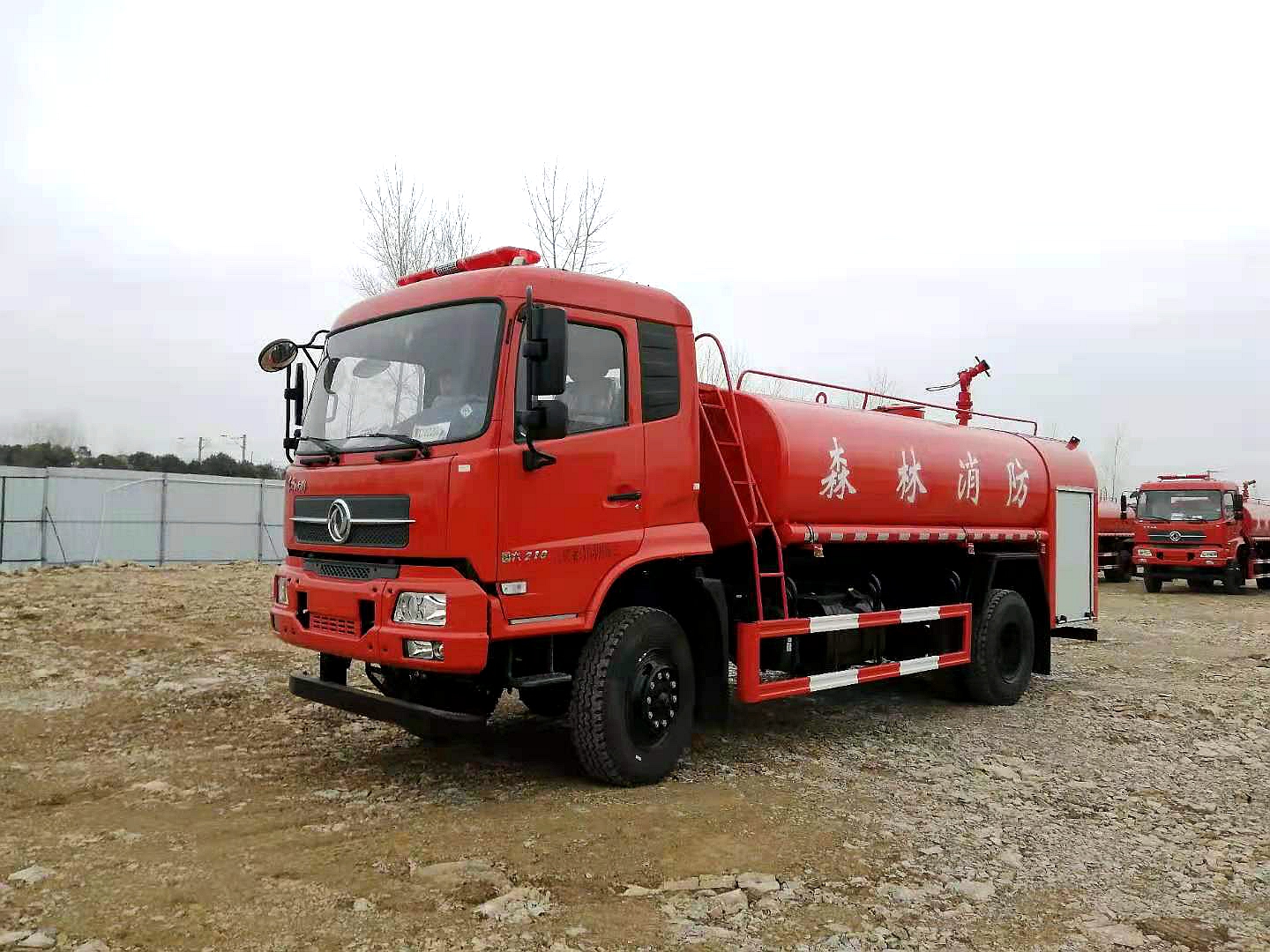 東風(fēng)四驅8噸森林消防車(chē)